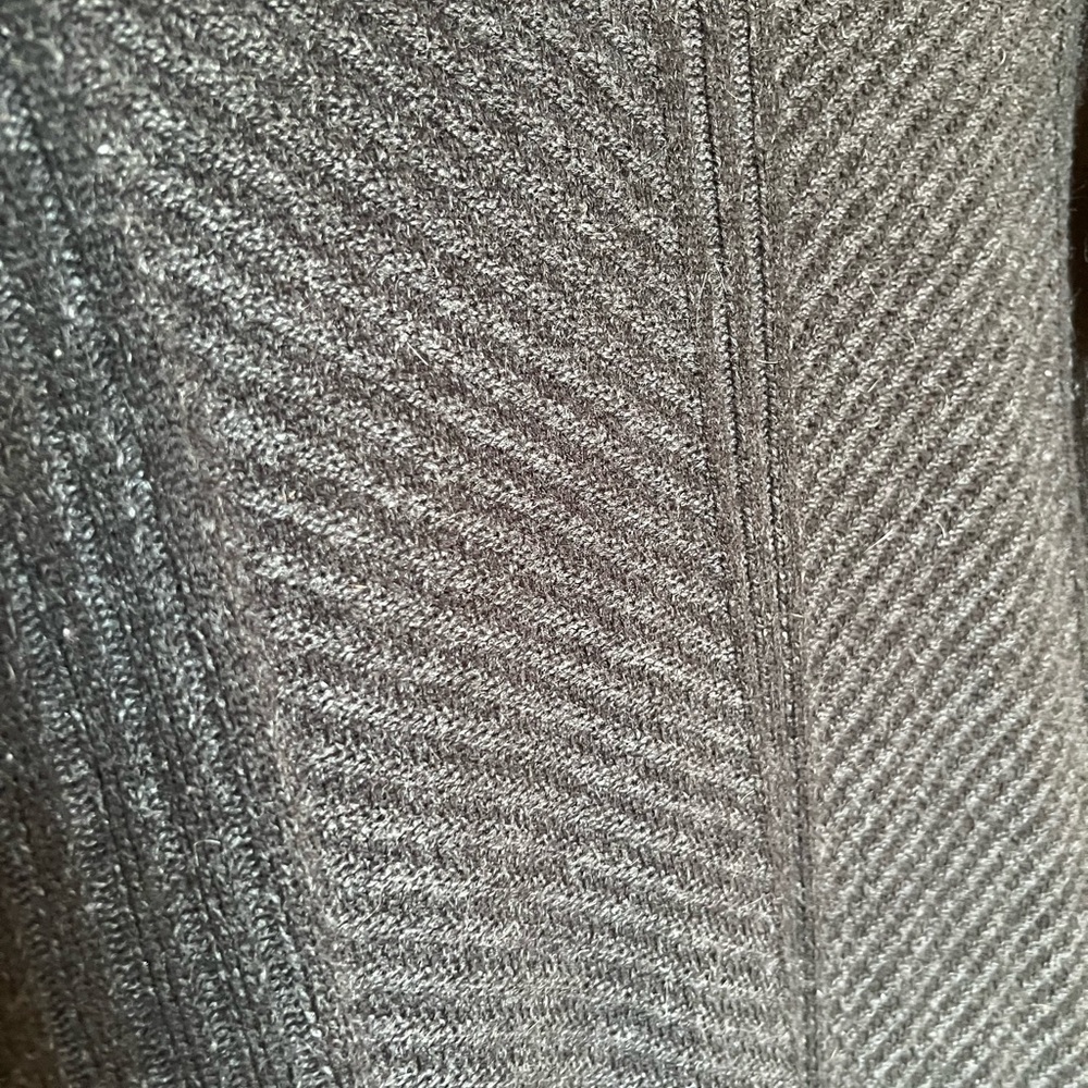 Sweater - Picture 4 of 5